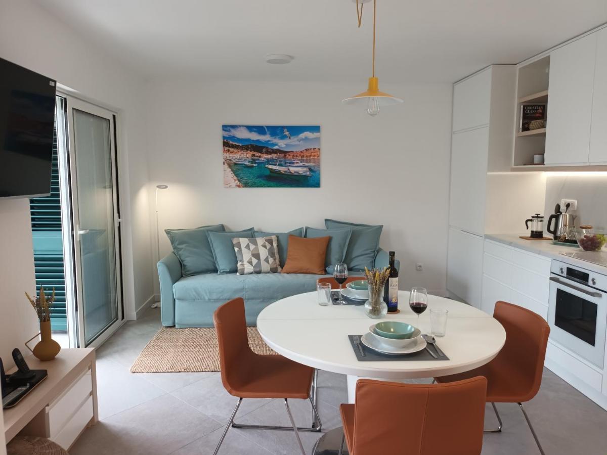 Jesliving Hvar - 2 Bedroom Elegant Apartment With Sea View In Historic Center Of Hvar Town Exterior photo