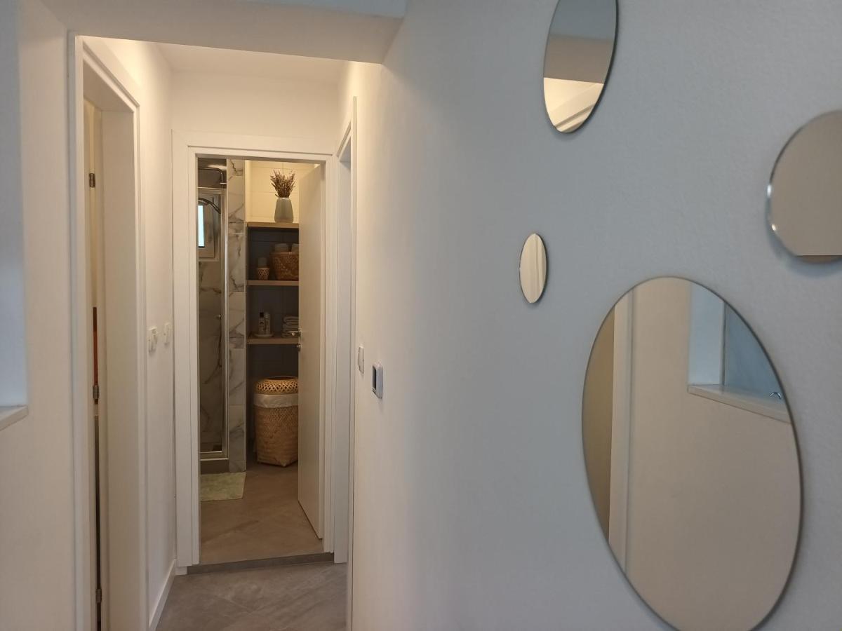 Jesliving Hvar - 2 Bedroom Elegant Apartment With Sea View In Historic Center Of Hvar Town Exterior photo